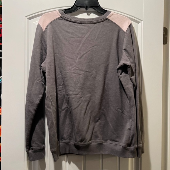 Disney Vacation Club DVC Owner Embroidered Gray Pink Sweatshir - Picture 4 of 5